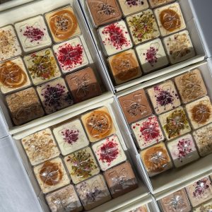 Wedding cake tasting box
